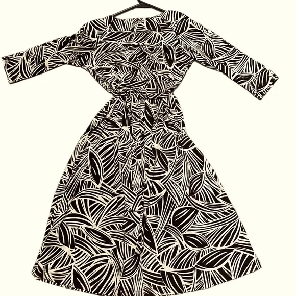 AB Studio | Dresses | Ab Studio Womens Summer Black White Short V Neck Fit  Flare Dress Sz Small | Poshmark